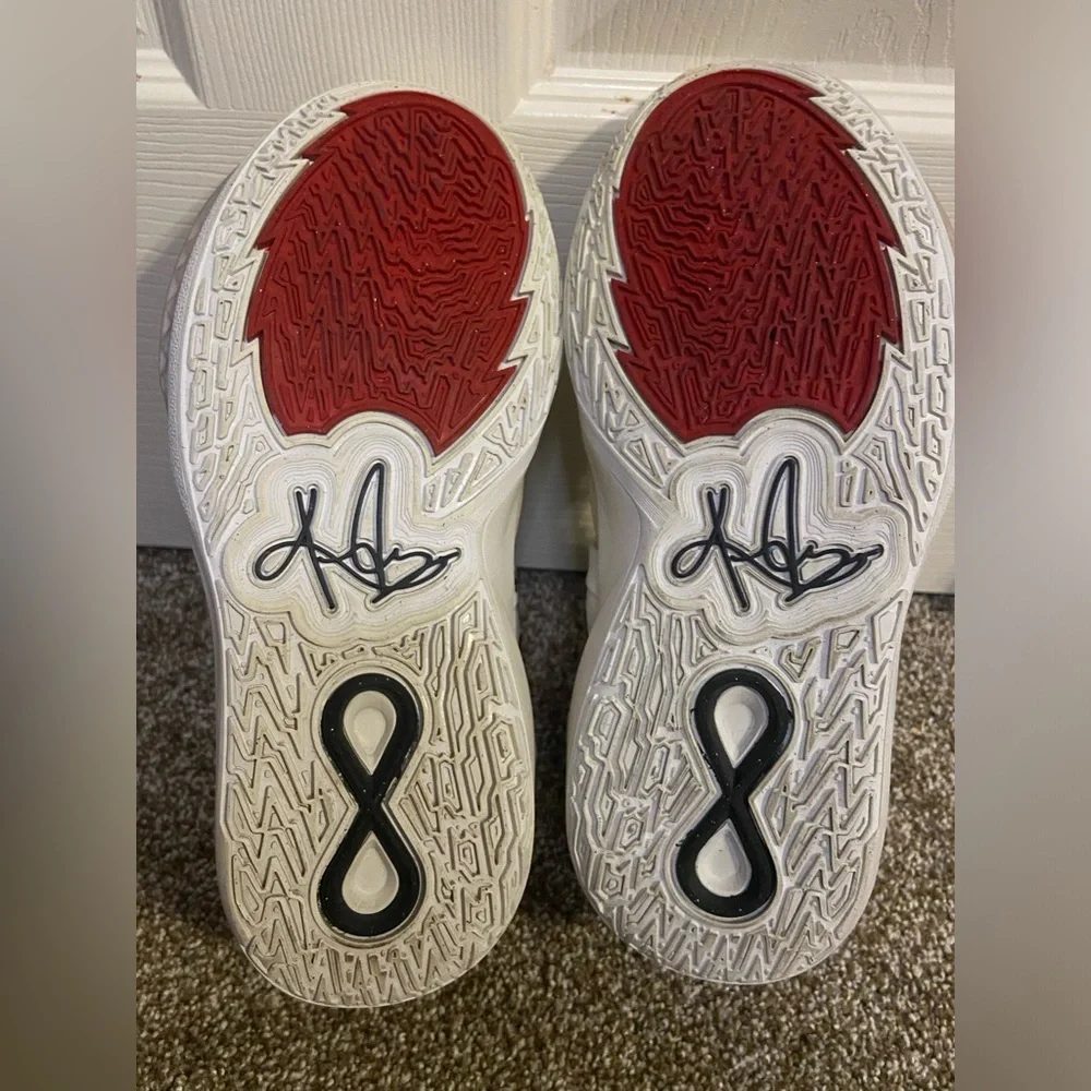 Size 6Y - Nike Boy’s Kyrie Infinity Man Machine